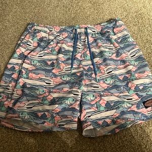 Vineyard Vines swim trunks, (NOT SOLD IN STORES ANYMORE) size large